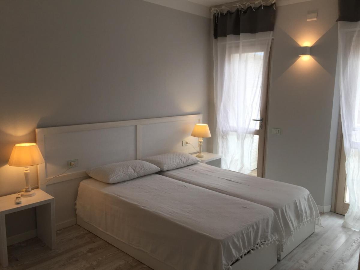 La Sciumara Resort ปาเลา ภายนอก รูปภาพ
